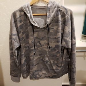 *FINAL SALE* Forever 21 Camo long sleeve